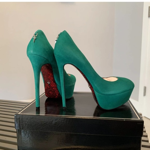 Shoes - Picture 2 of 4